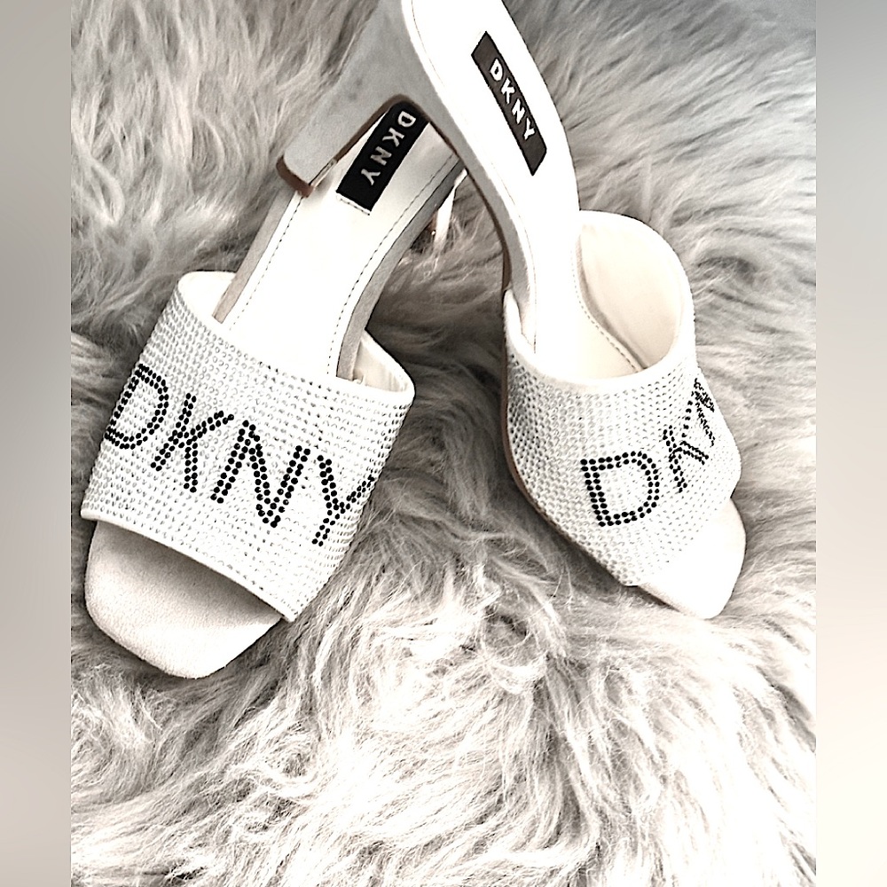 DKNY White with Black bling Summer Snazzy Shoes - Picture 3 of 8